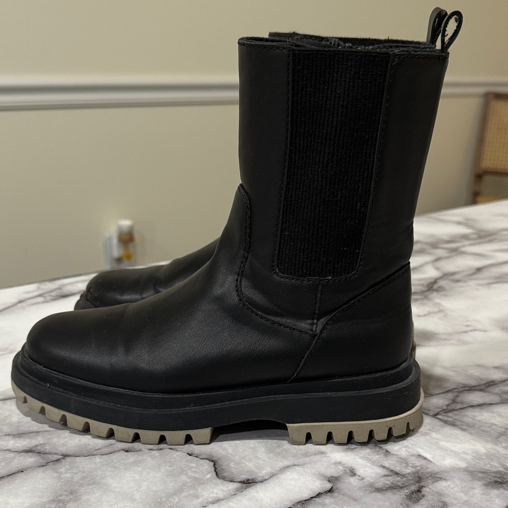 Zara Black Leather like Boots with Chunky Sole Size 37EU
